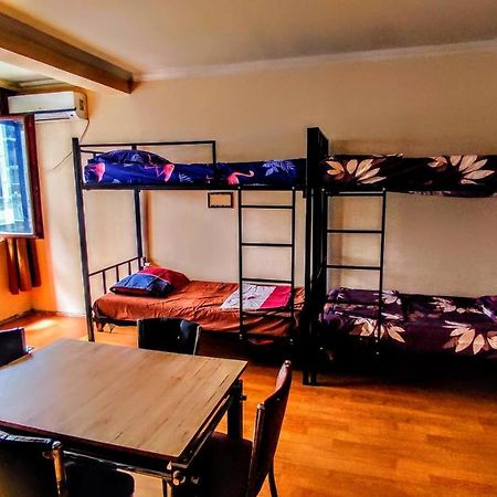 Masala Hostel Batoemi Buitenkant foto