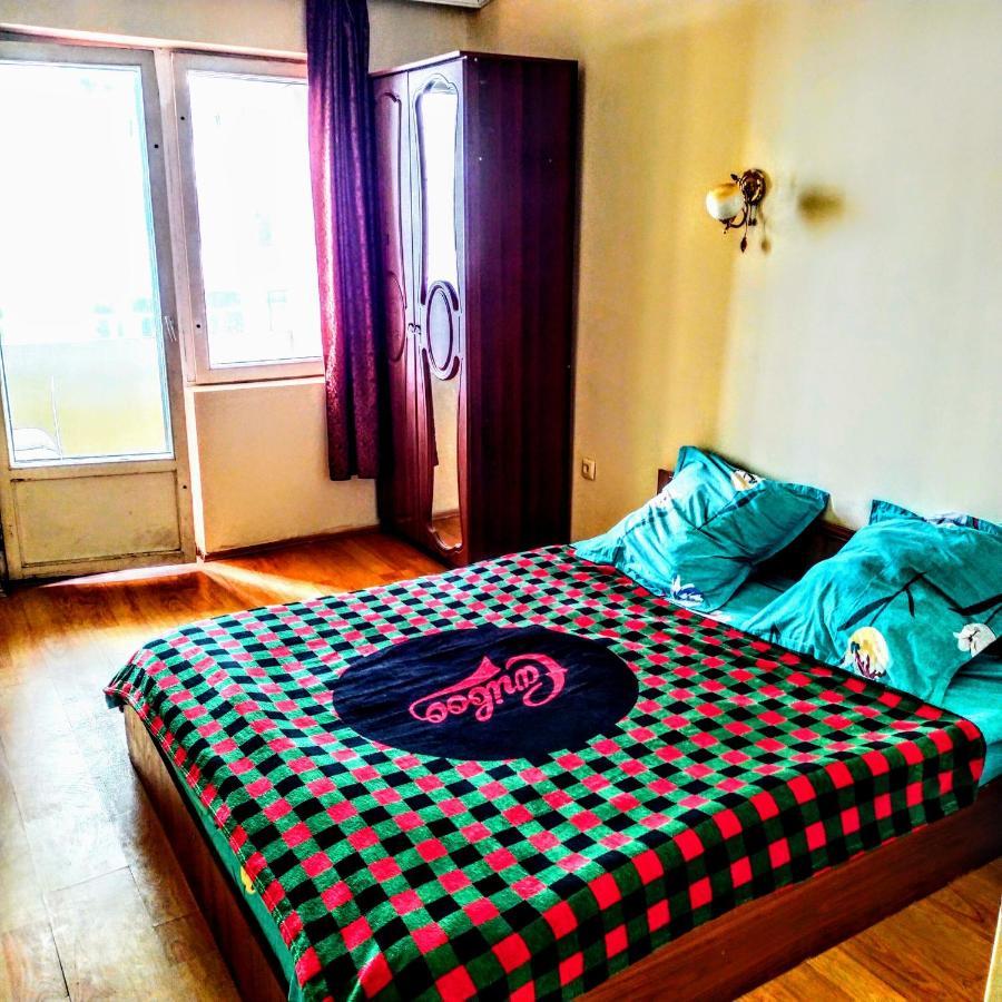 Masala Hostel Batoemi Buitenkant foto