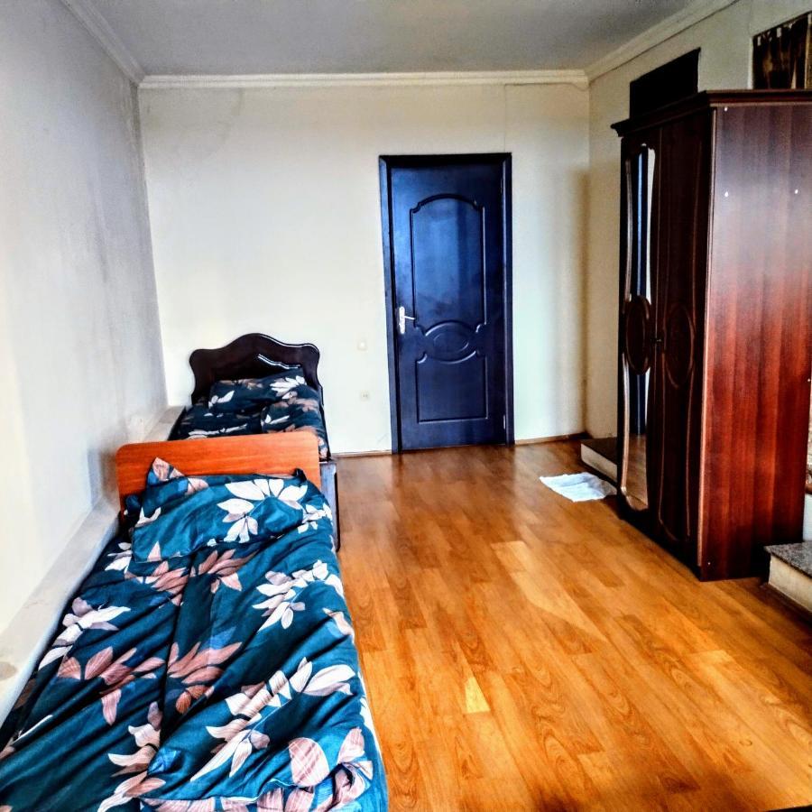 Masala Hostel Batoemi Buitenkant foto