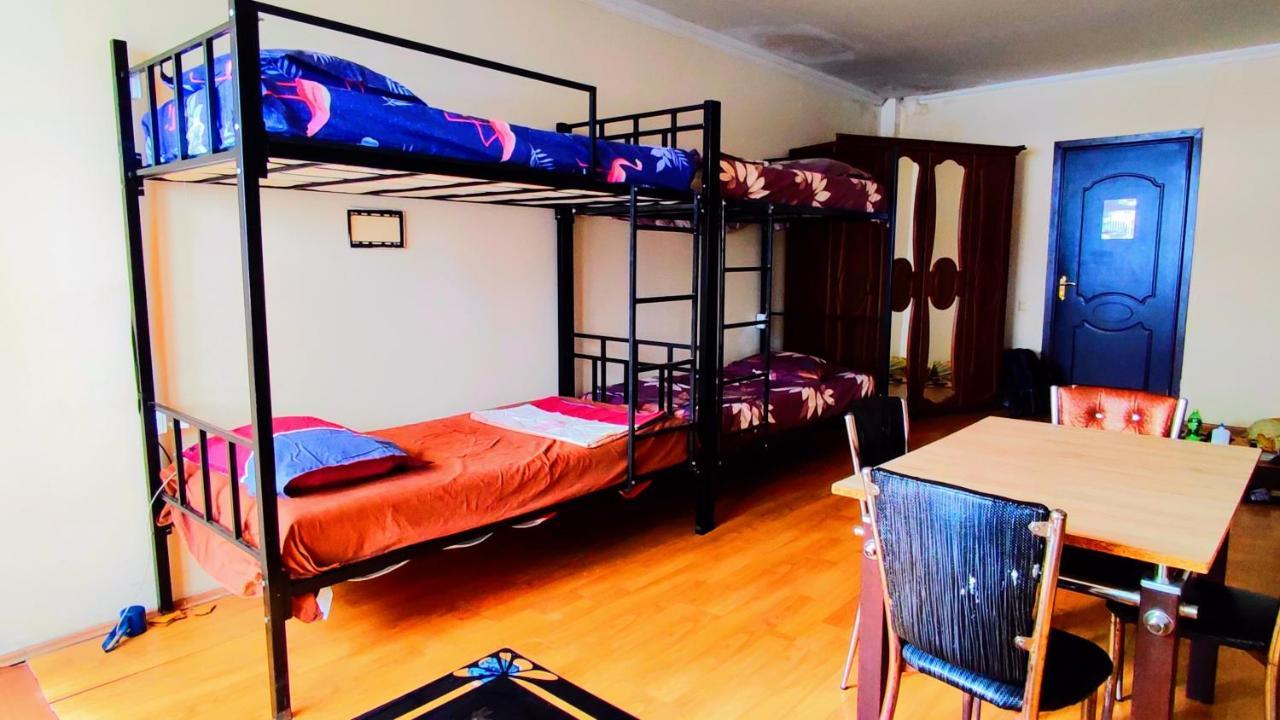 Masala Hostel Batoemi Buitenkant foto